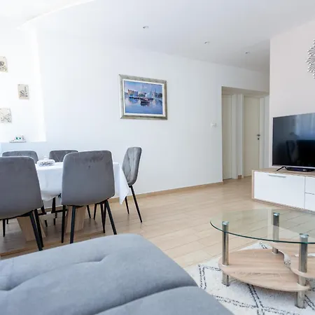 Satureja Montana דירה ספליט