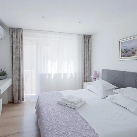 公寓 Satureja Montana *